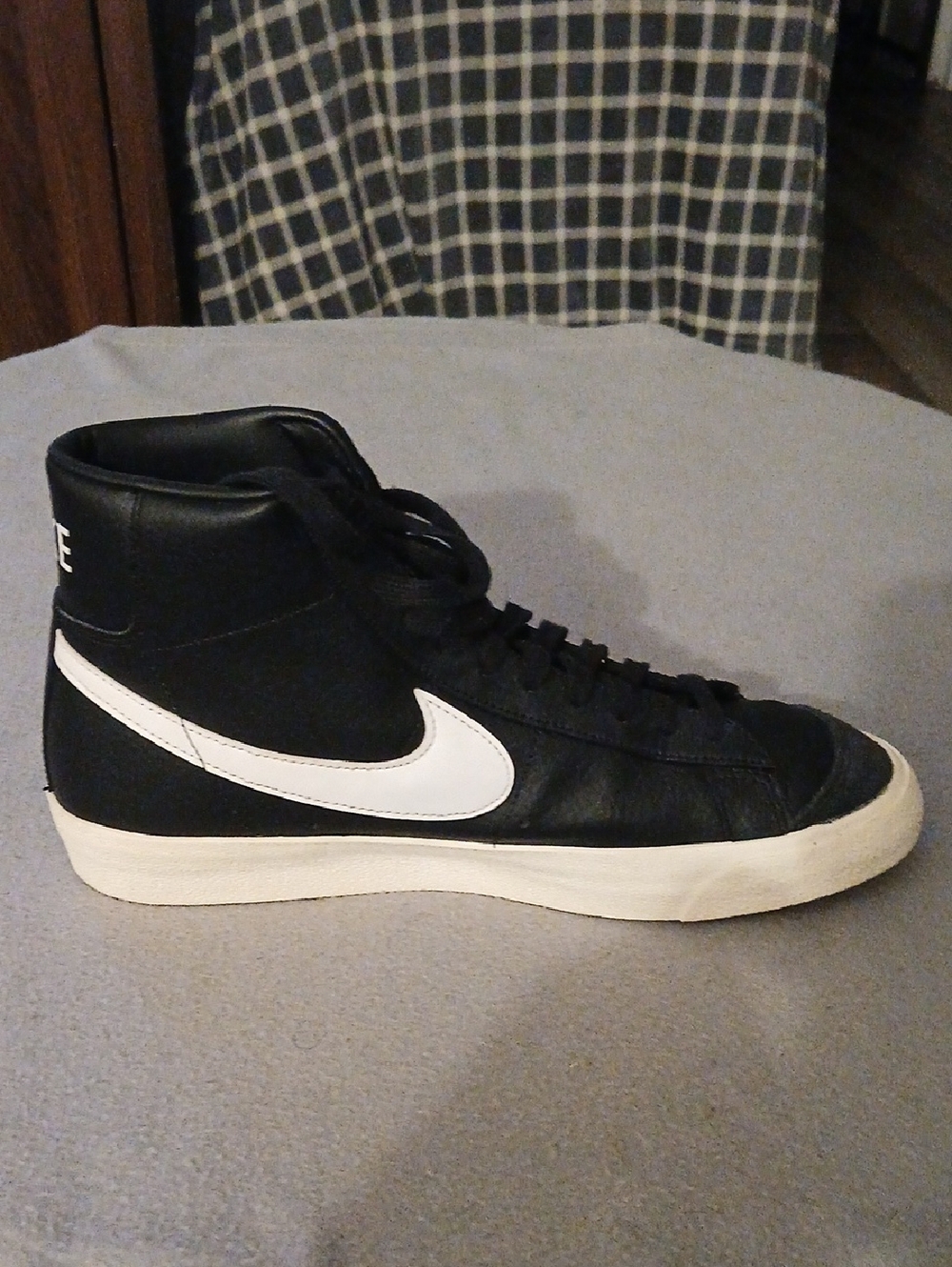 Nike Black and White High-Top Sneakers with Orange Swoosh - Picture 15 of 16